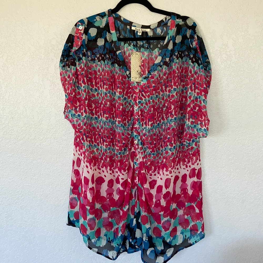 Black Rainn Flowing Short Sleeve Blouse with Colorful Abstract Design. 2X. NWT.